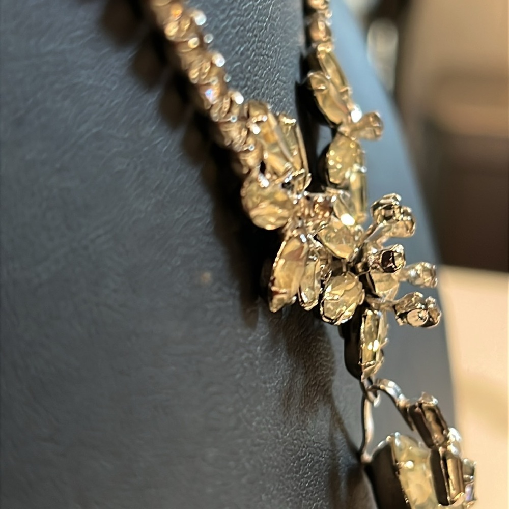 Volupte Vintage Rhinestone Necklace & Screw Back Earring Set. Beyond Exquisite. - Picture 10 of 16
